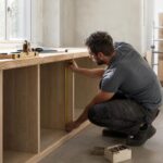 découvrez comment choisir la hauteur idéale de votre plan de travail de cuisine pour garantir un confort optimal et une ergonomie adaptée à vos besoins.