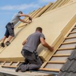 découvrez les techniques d'isolation de toit par l'extérieur et les avantages qu'elles offrent pour améliorer le confort thermique et l'efficacité énergétique de votre maison.