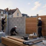 découvrez la jurisprudence récente sur la hauteur des murs de clôture en 2026 et les règles essentielles à connaître pour éviter les litiges.